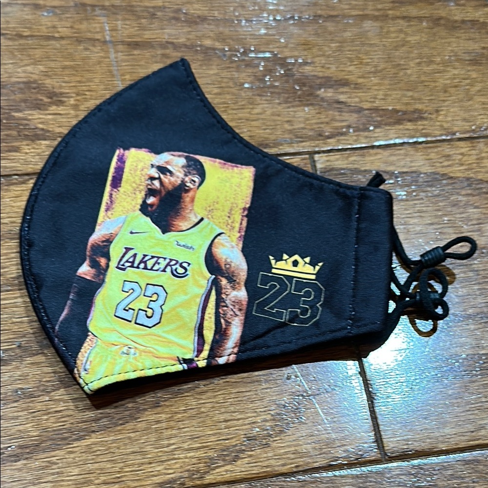 Lakers LeBron face mask